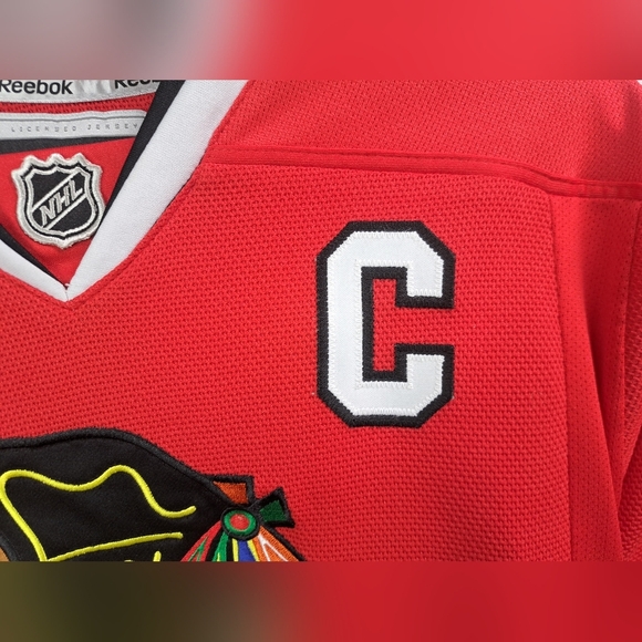 Reebok Chicago Blackhawks NHL Hockey Sweater Stitched Patch Boys Small/Medium - Picture 3 of 12